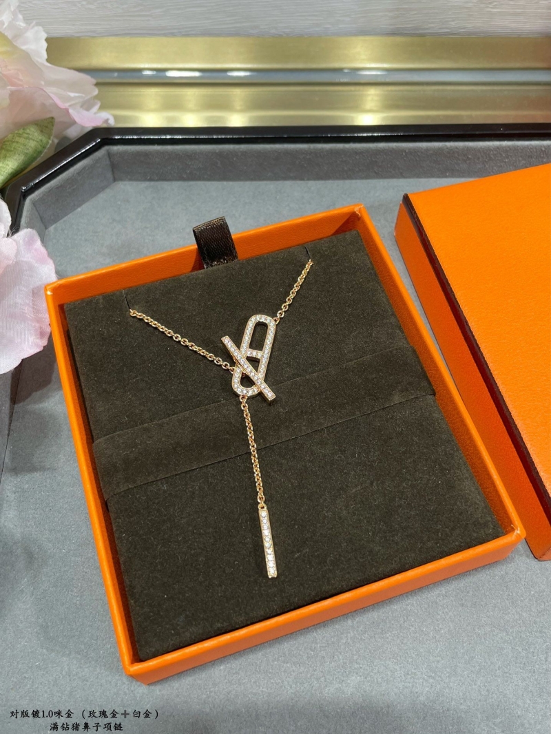 H**me5 necklaces